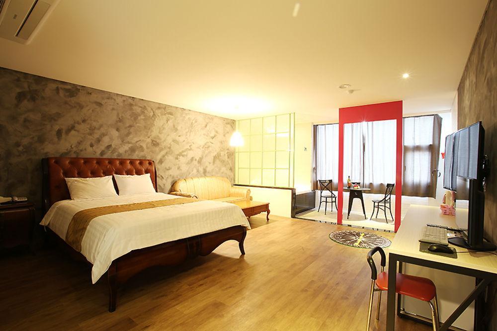 K City Hotel Seoul Bagian luar foto