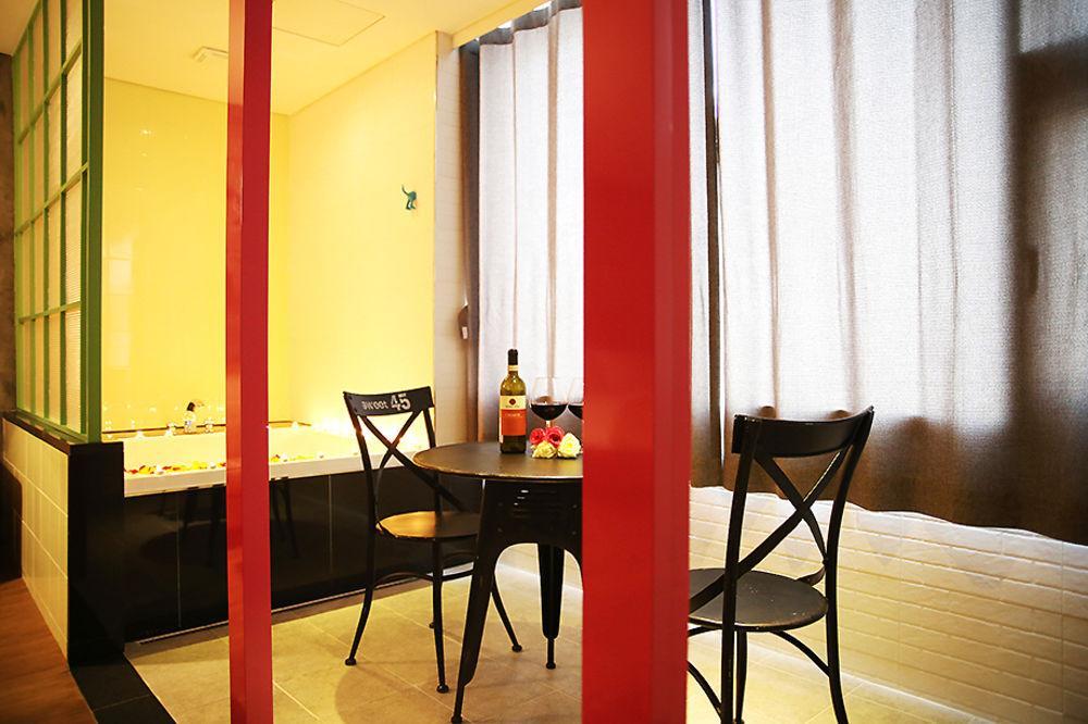 K City Hotel Seoul Bagian luar foto