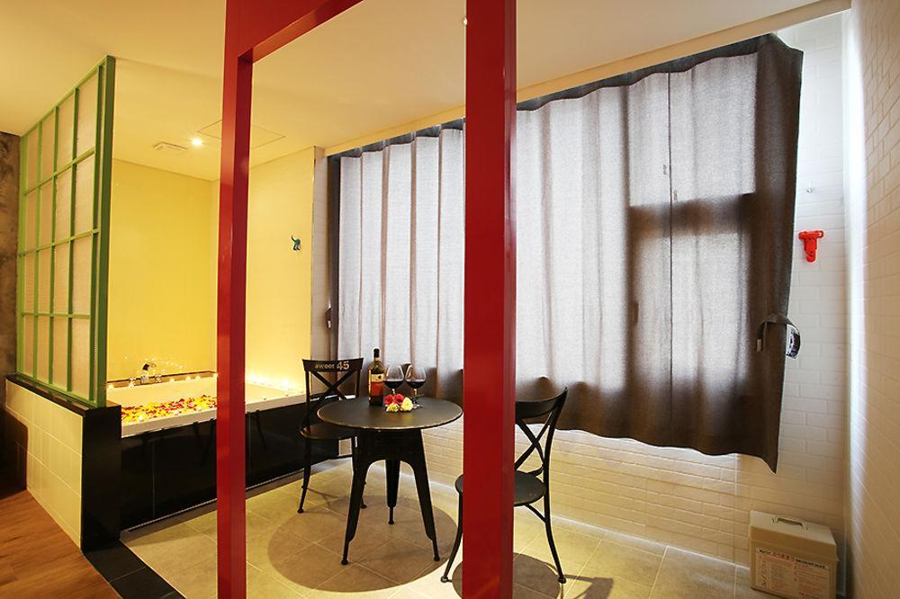 K City Hotel Seoul Bagian luar foto